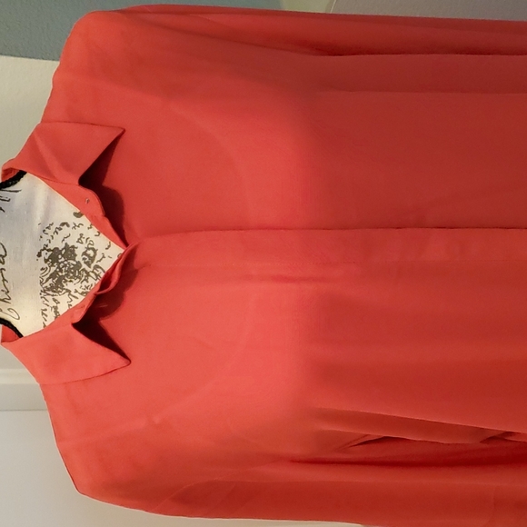 Pretty classic coral blouse - Picture 2 of 5